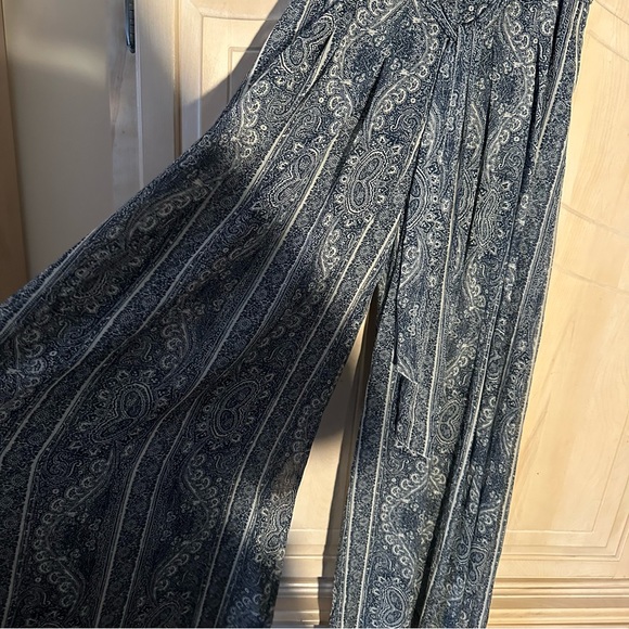 *3/$20 SALE* Abercrombie & Fitch pants - Picture 4 of 4